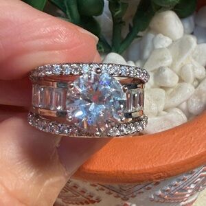 💍💍💍bogoho💍💍💍Dazzling Silver and White CZ over Sterling Ring-5.5